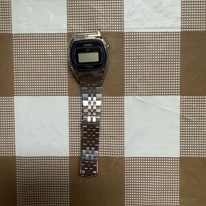 Vintage Casio 350 B612 Wrist Watch Quartz Day Japan Water R